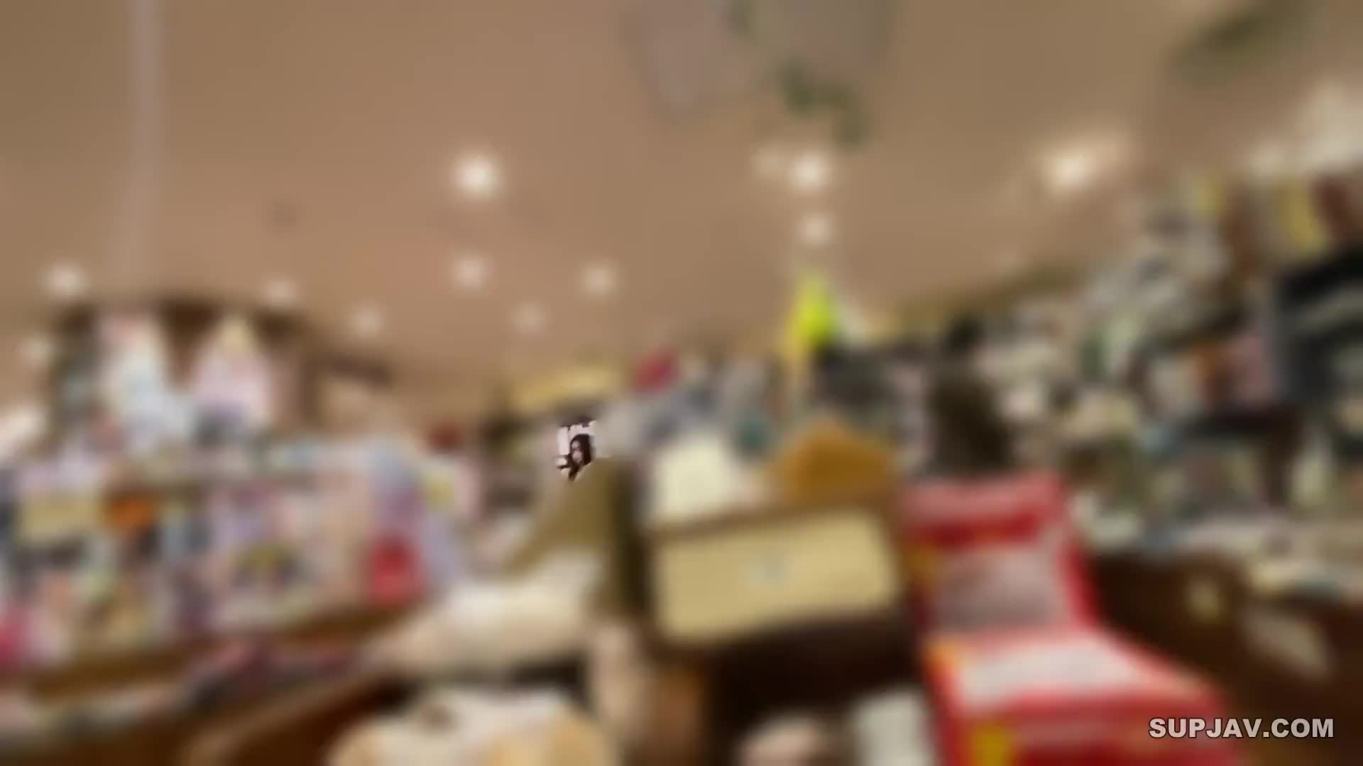 #迷奸 系列 长腿小姐姐逛街时被迷晕后带回家----------------------------------------️更多精彩️防失联️