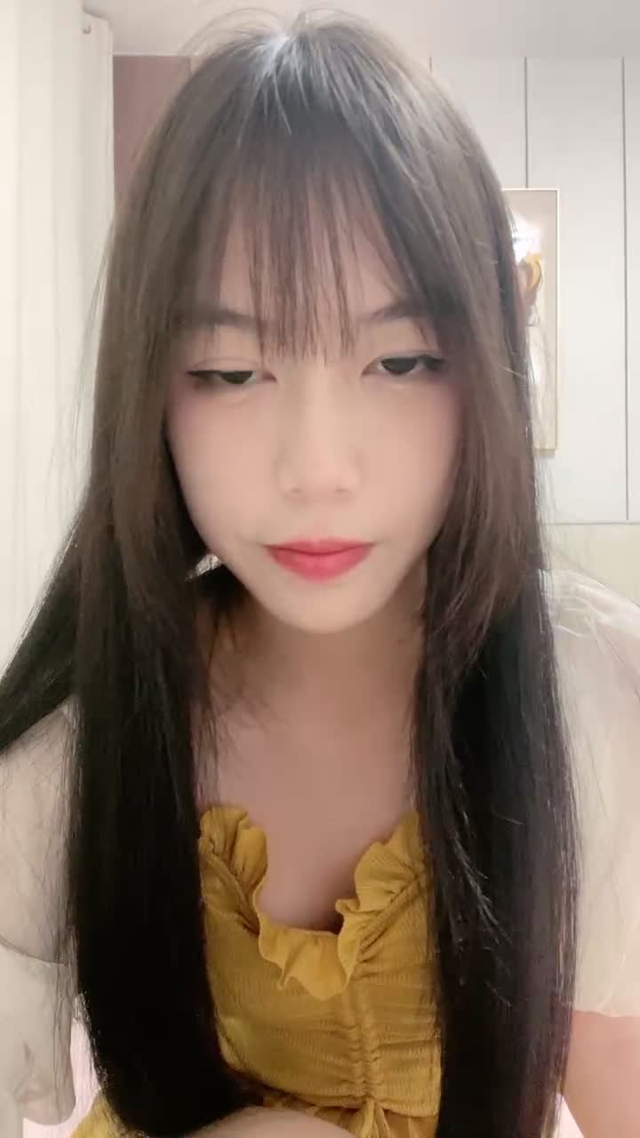 文静颜值美少女！就被操过一次！女仆情趣装诱惑，美臀粉穴翘起，特写跳蛋震穴，搞得受不了