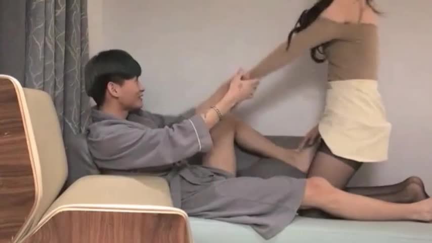 『第一色』 约个少妇直播操最后是被发现了吗 #探花