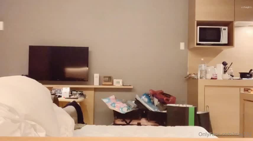 #网红 台湾现役AV女优『米欧』订阅私拍 性爱啪啪+炮机自慰+脸穴同框 高清成人|福利|导航
