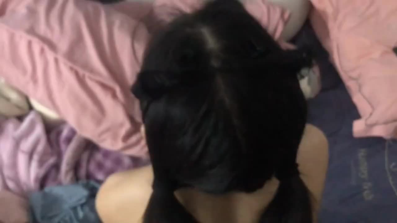 #骚妹妹的快乐22真实兄妹乱伦极品尤物亲妹妹，扎着双马尾性感黑丝白袜让我爆操 2333原帖地址 687767看置顶免费进入福利频道可以看到完整版视频点此查看更多