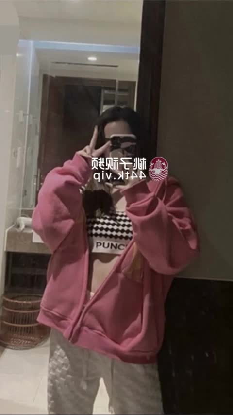 『第一色』父母逼婚~哥粗暴上了20岁舞蹈老师妹妹！附聊天记录生活照 #乱伦