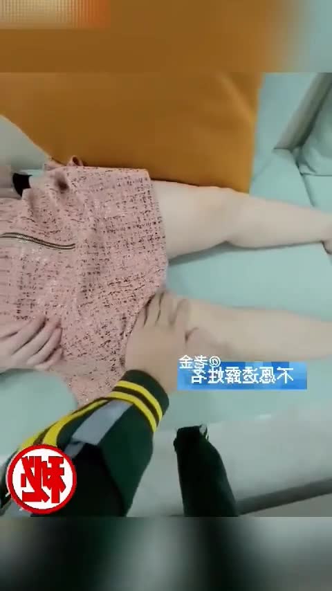 『第一色』禽兽儿子乱伦亲妈和离婚的小姨，帮妈妈剃毛内射，让小姨吃鸡巴 #乱伦