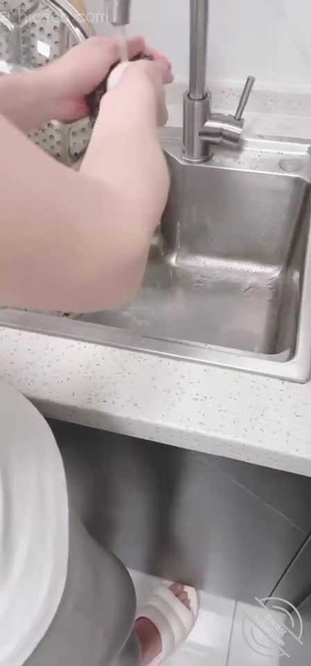 #海角 #乱伦 #极品瑜伽嫂子《极品瑜伽嫂子》大嫂上卧室开始换衣服看见大嫂光滑白嫩的皮肤点此查看更多