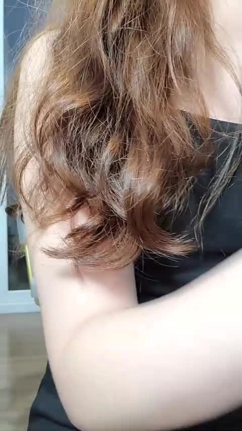 淫荡女主播闵儿 - 激情演绎母子乱伦