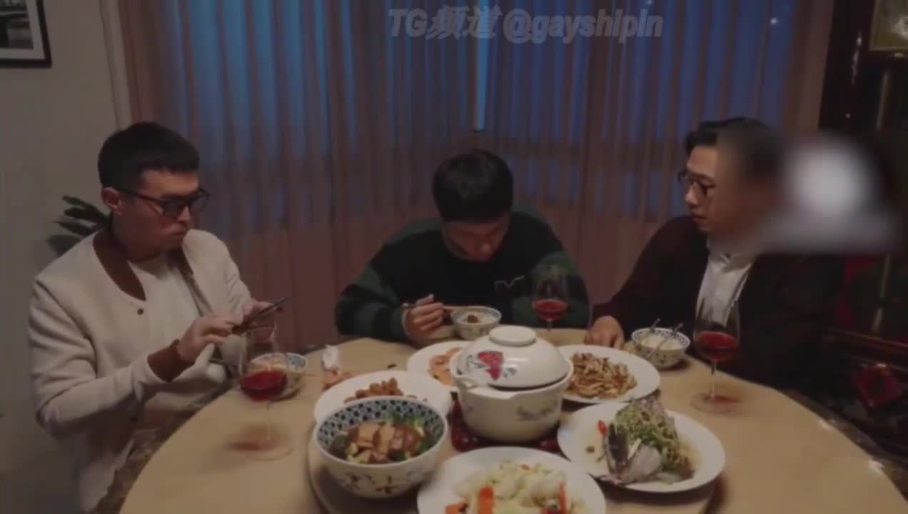 一觉醒来全家乱伦 完整版#仔仔 #石巴朝 #Eason #小铁 #憨吉点此查看更多
