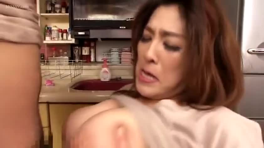 GG-111 姑の卑猥过ぎる巨乳を狙う娘婿时长: 01:13:26上市时间: 2012-10-10#戏剧 #出轨 #高画质 #婆婆 #乱伦 #巨乳 #多选提交 #一色まりな #白鸟寿美礼 #折原ゆかり #美咲结衣 #折原ゆかり #美咲结衣 #白鸟寿美礼 #一色まりな #义母 #巨乳 #近亲相奸 #寝取り・寝取られ・NTR #ドラマ #ハイビジョン #姑の卑猥过ぎる巨乳を狙う娘婿 #グローリークエスト #GLORY QUEST #折原由佳里点此查看更多