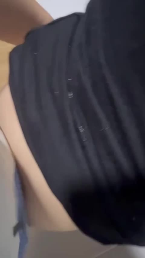 『第一色』 带大姨子去酒店，老婆打电话一直不接 #乱伦