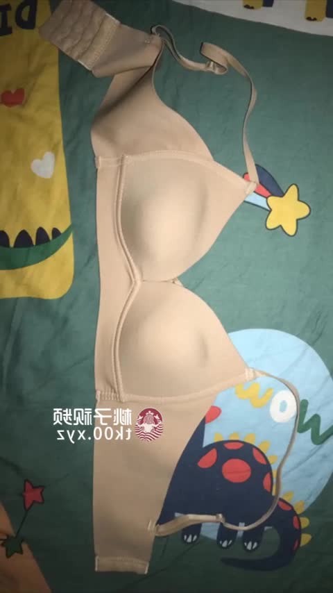 『第一色』五一趁爸妈不在和大二亲妹妹乱伦燃爆操翻天 #乱伦点此查看更多