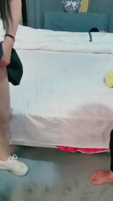 『第一色』说服养生馆老板娘让来月经的女儿一块母女淫乱3P #3p #乱伦