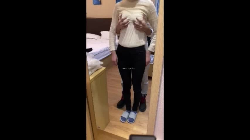 『第一色』 生完孩子后嫂子在哺乳期发情勾搭我让我吸奶子 草她逼 #乱伦