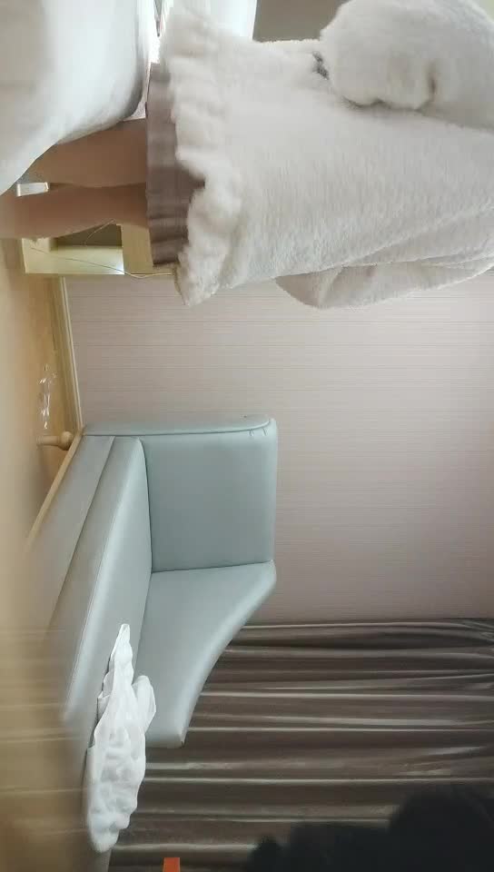 《#用利抽插》高质量探花 12-28深夜再战短裙美女，超近视角深喉插嘴，掰穴揉搓正入爆插，人肉打桩机扶着腰后入