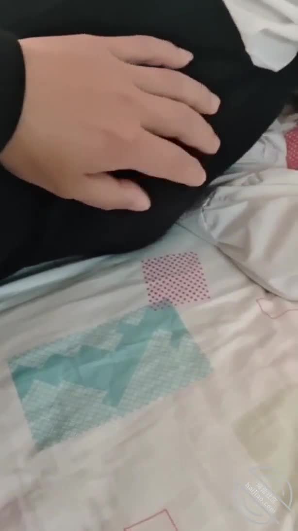 海角社区乱伦姑侄大神《想和姑姑谈恋爱》 昨晚跟小姑约完会回来几乎一夜没睡，因为实在是太激情了，辗转反侧，细细品味跟小姑在一起缠绵的每一分每一秒，一个男人，人生最高光的时刻 一定是跟自己至亲至爱之人翻云覆雨，共浴爱河的那一瞬间，因为真的舒服极了风险跟回报是并存的，既然当初选择了追求自己亲小姑的这条路，就要一直走下去，正视自己的需求，让人生不留遗憾！我做到了，希望此刻正在看这篇帖子的你也一样，我们不是神，也不是先知，虽然不知未来成功与否，但只管努力，剩下的交给天意，我们能做的就是想好这其中一切可能发生的事 提