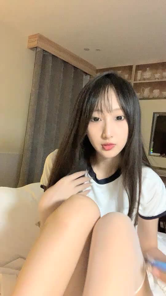 【#0咕噜0】11-03收益榜第六名，81303金币，颜值女神初下海，172cm，神似都美竹，三点尽露，美腿粉乳，撸管佳作