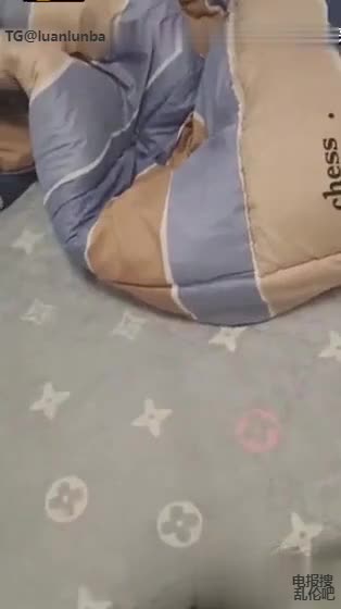 公媳乱伦，被公公阴肛双插内射骚逼