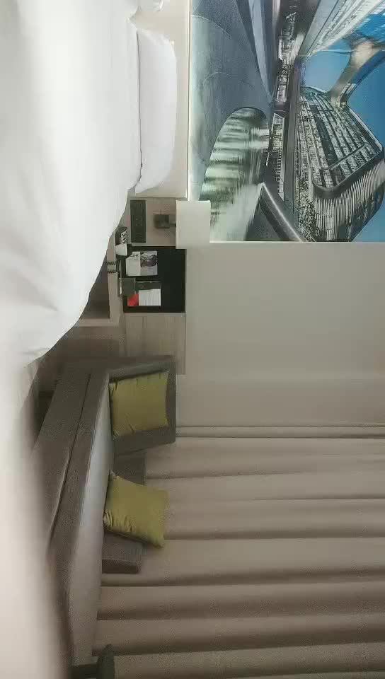 文静甜美花臂妹子，超柔软奶子忍不住捏一把