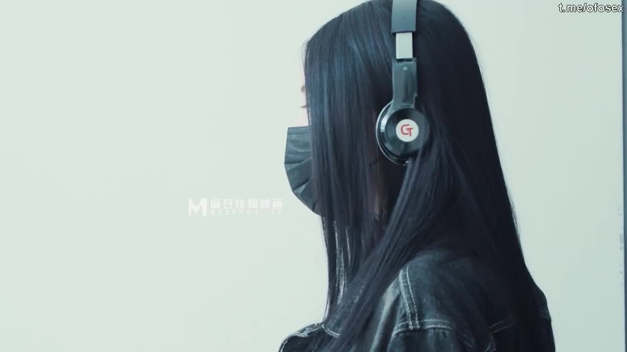#麻豆传媒 MD-0150-3 疫情下的背德假期父女篇点击免费加入