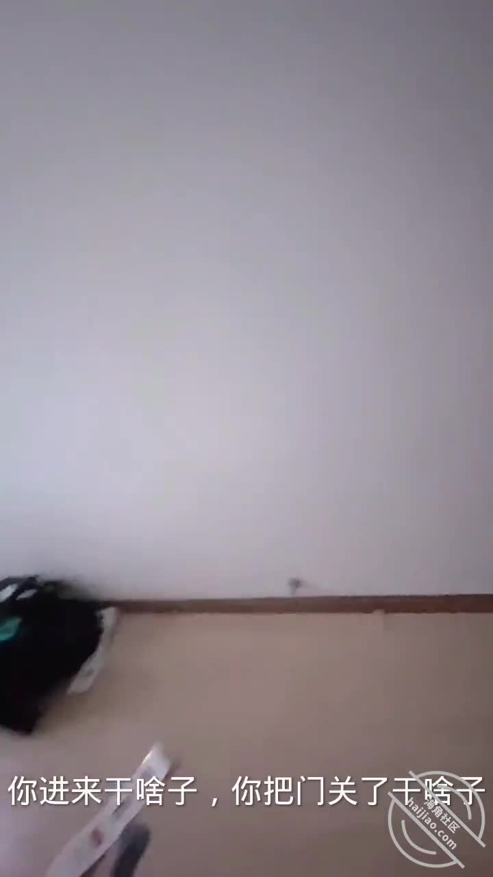 #乱伦爱好者 #重庆母子爸爸在客厅玩王者荣耀入迷，我在妈妈骚穴里灌满精液有过程对白原帖地址 110563点击免费加入