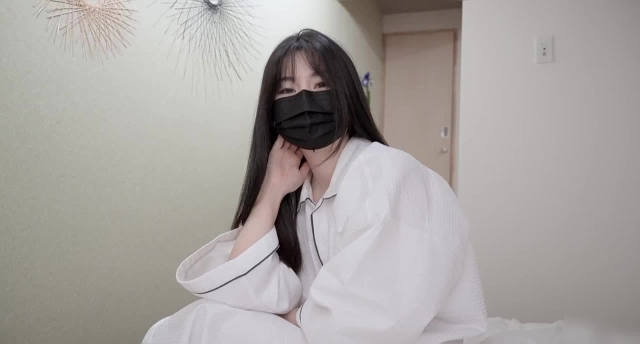 #高清 #无码 #中文字幕继母小妈被儿子发现自己出轨的秘密，不得以用身体让儿子保守秘密！