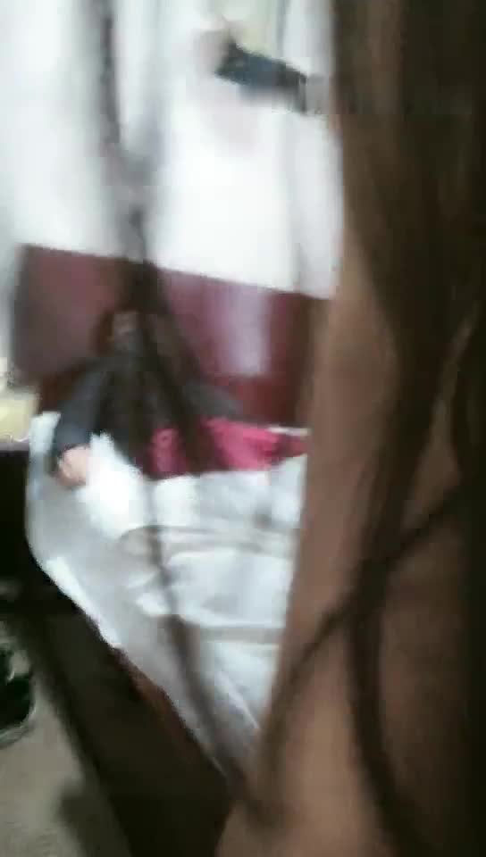 搭讪认识的高颜值气质大胸美女主播约眼镜男宾馆啪啪,可以免费干她但是要答应让粉丝观看操逼过程,国语对白!速游VPN跑满千兆只做最快