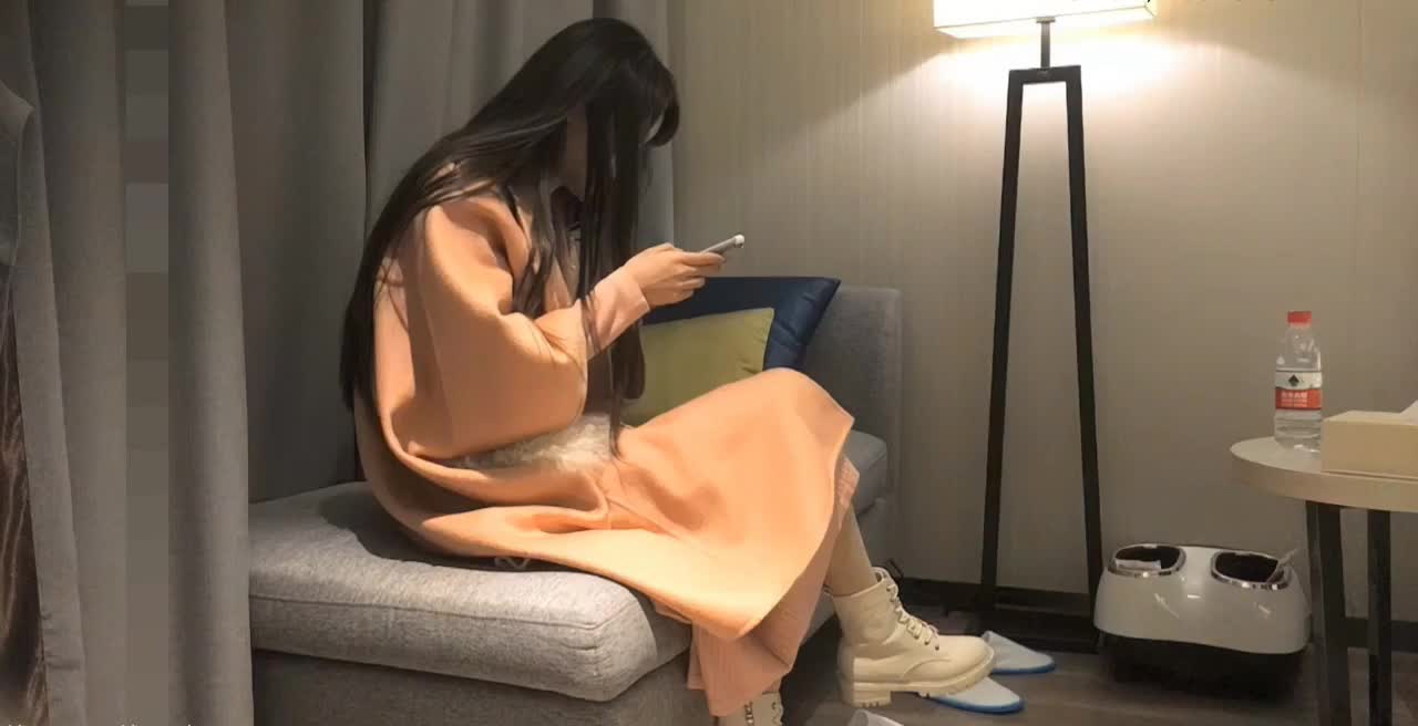 文轩探花深夜场高颜值大长腿嗲嗲妹子，口交舔弄上位骑乘侧入抽插猛操️️点点关注不迷路~更多精彩【金牌中转站】️️