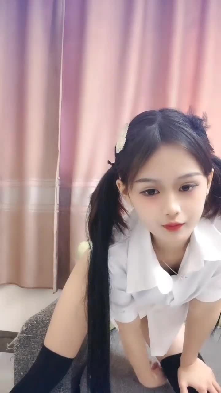 #1302039最新下海超级呆萌可爱合法萝莉，一个字-嫩嫩嫩！一字马掰嫩逼，刚成年不久，嫩穴还没怎么被开发过，等待土豪开发速游VPN跑满千兆只做最快