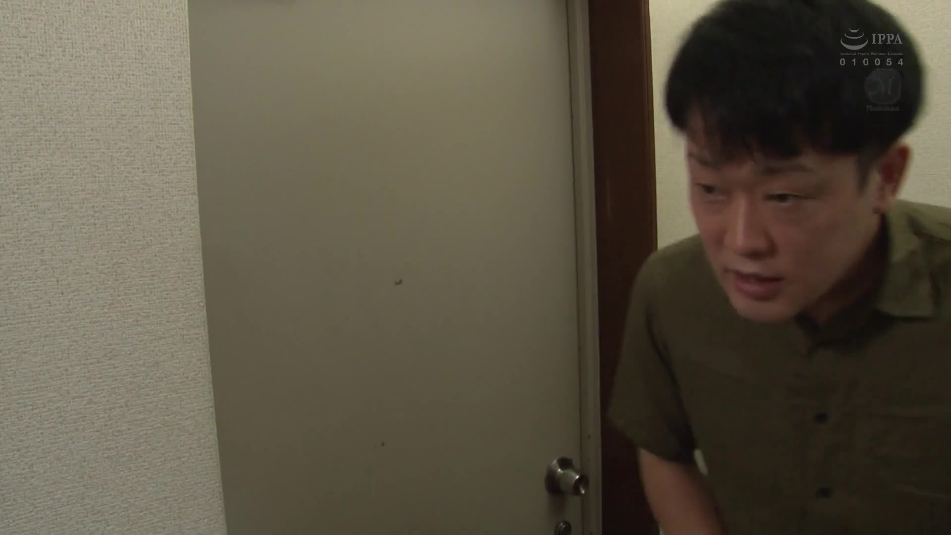 这是一个如果我的下属被一个严格的女老板性骚扰我可以发生性关系而不是生气的故事。发行日期: 2020-11-06女优: 牧村彩香(Ayaka Makimura)男优: 浅野あたる类型: 羞耻, 熟女,女上司,人妻,巨乳,连裤袜系列: これは部下に厳しいムチムチ女上司にセクハラしたら怒られるどころかセックスまで出来た话です。我犯了太多错误，总是被牧村导演骂。直到今天，我还在和经理一起加班……过了一会，我实在受不了打瞌睡的导演那副满是空隙的样子，实在受不了了，开始揉胸。然后，我非但没有生气，反而被那个表现得好像