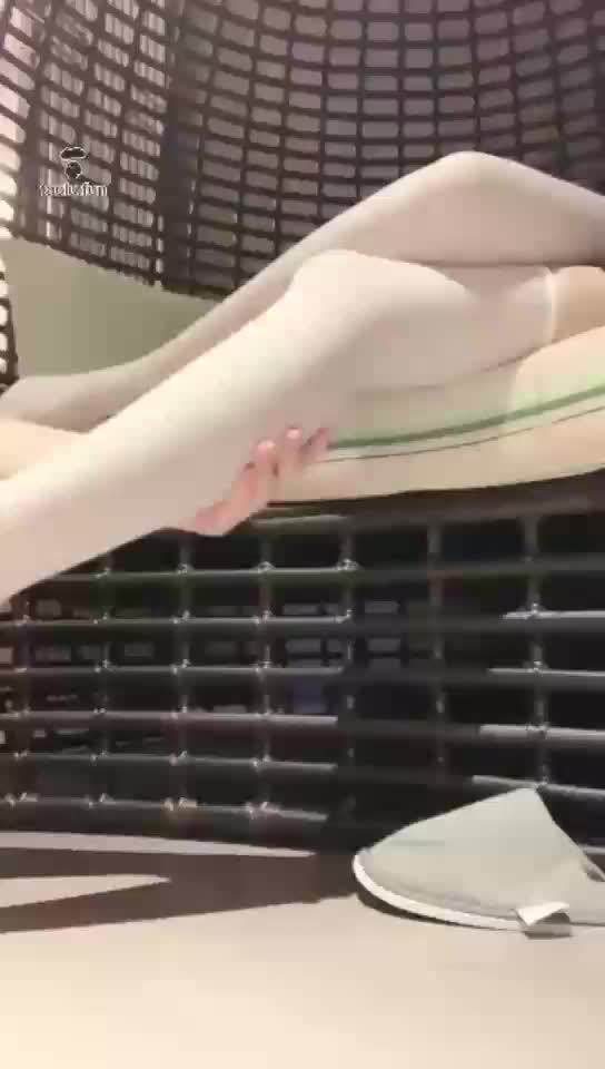 超可爱萝莉主伺候按脚 白丝哦U8国际-TG机器人即可玩【U8国际娱乐机器】