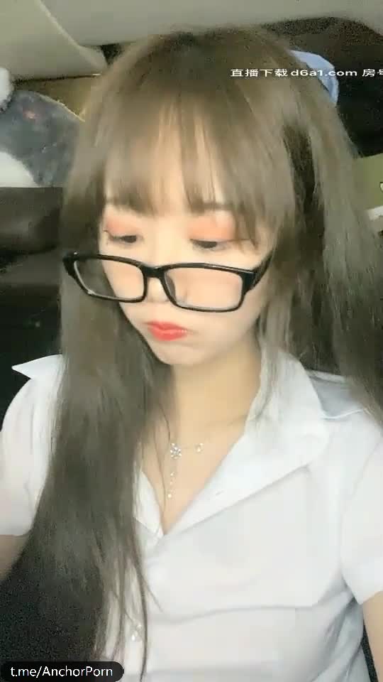 #橙橙小萝莉 夜晚户外露出 玩转盘跪地爬行假吊抽插自慰速游VPN跑满千兆只做最快