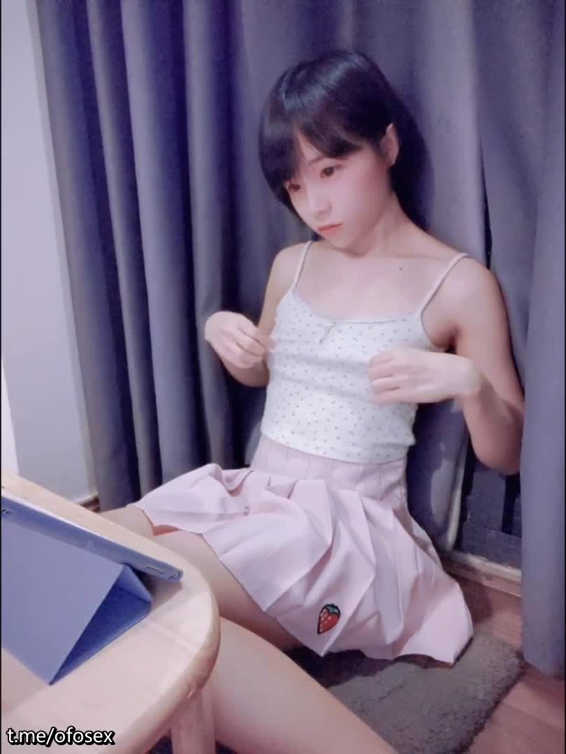 青春无敌推特顶级极品清纯卡哇伊萝莉双马尾小女神【loliburin】私拍速游VPN跑满千兆只做最快