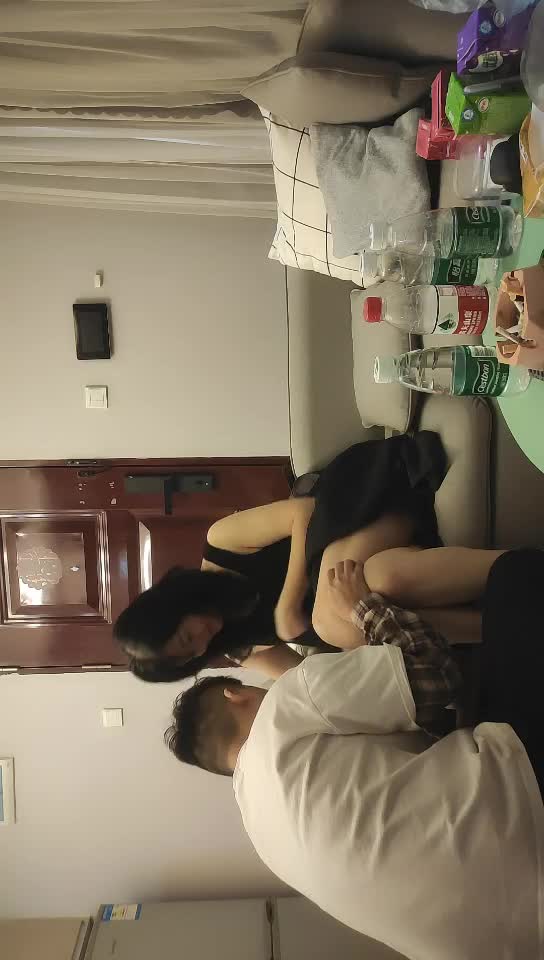 #专约老阿姨09-01玩两小伙3P肉肉熟女，进行第二炮揉穴口交，大屁股一上一下套弄，转战到床上侧入抽插