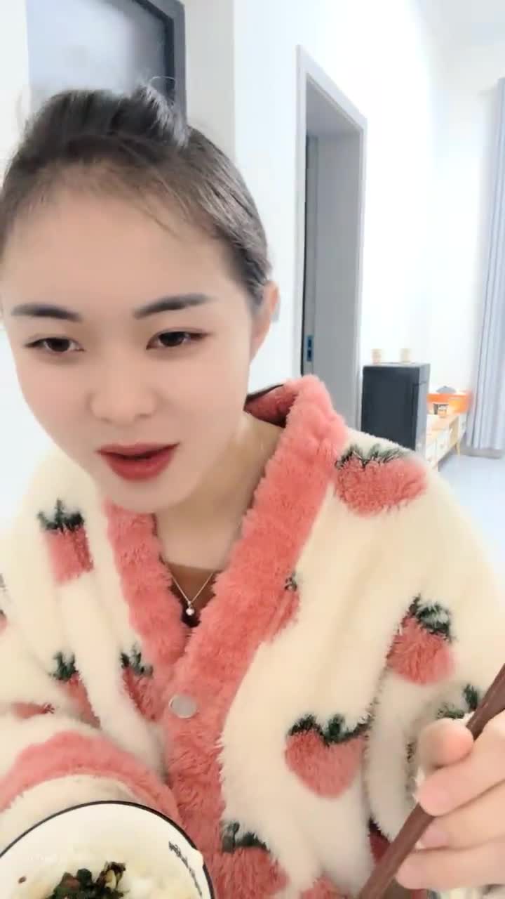 新人，高颜值小姐姐，标准的江南美女， #小蜜娜点此查看更多