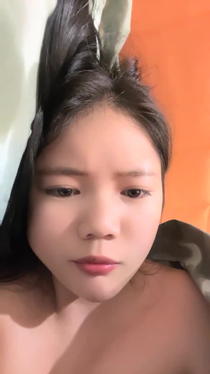 騷逼妹子呀呀呀道具自慰大秀20221208(2)
