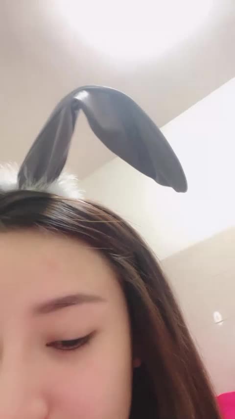 #甜腻小喵 白虎美穴女神