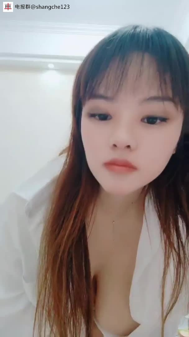#小妲己  #00年大胸妹爆乳小妹，户外大胆露出，露奶抖奶，抠逼自慰收费福利合集8