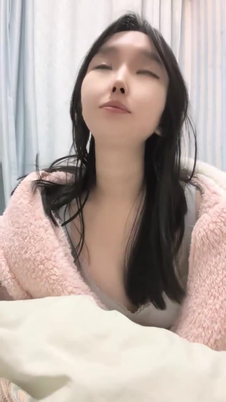清純校花小悅寶道具自慰直播福利20230128(2)