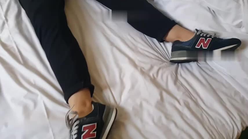 灌醉MJ刚出来打工的清纯漂亮学妹_轻轻的插进去_小嫩穴还是原装未拆封的