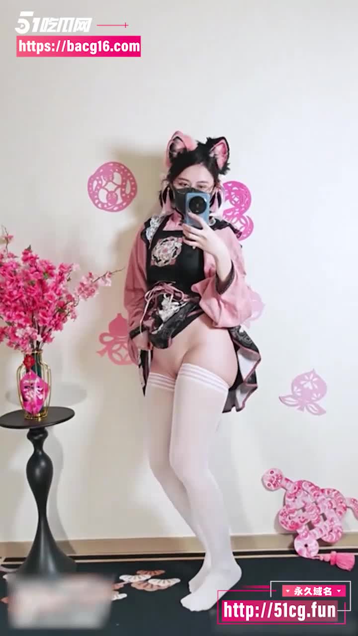极品网黄福利姬 奶咪 2月新作 春在枝头桃花已盛！眼镜骚货双洞齐开 手指抠穴水晶肛塞抽插爆菊！#自慰 #黑料 #爆菊 #吃瓜 #双洞齐开