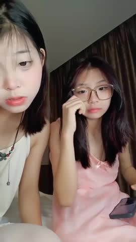 #直播 #茜茜是旺仔小馒头 清纯呆萌小萝莉！和闺蜜一起大秀