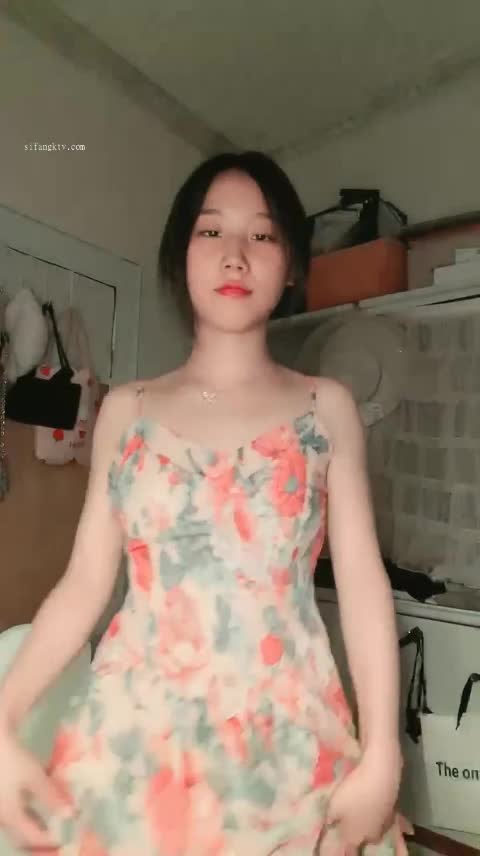 #直播 女神回归！【可爱妹妹】自慰狂扣b！爽上天~狂撸