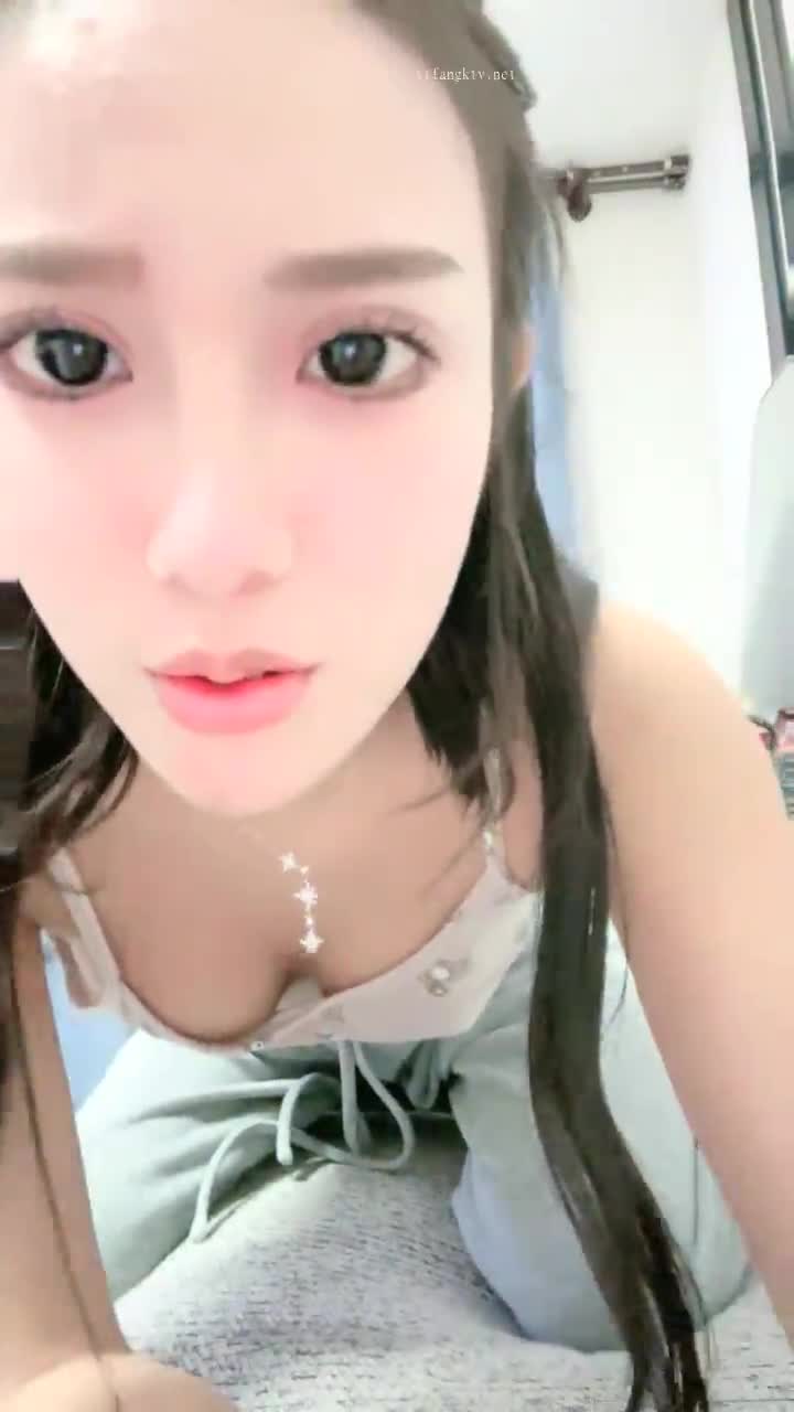 #花仙子 混血长腿女神~黄瓜黑牛自慰