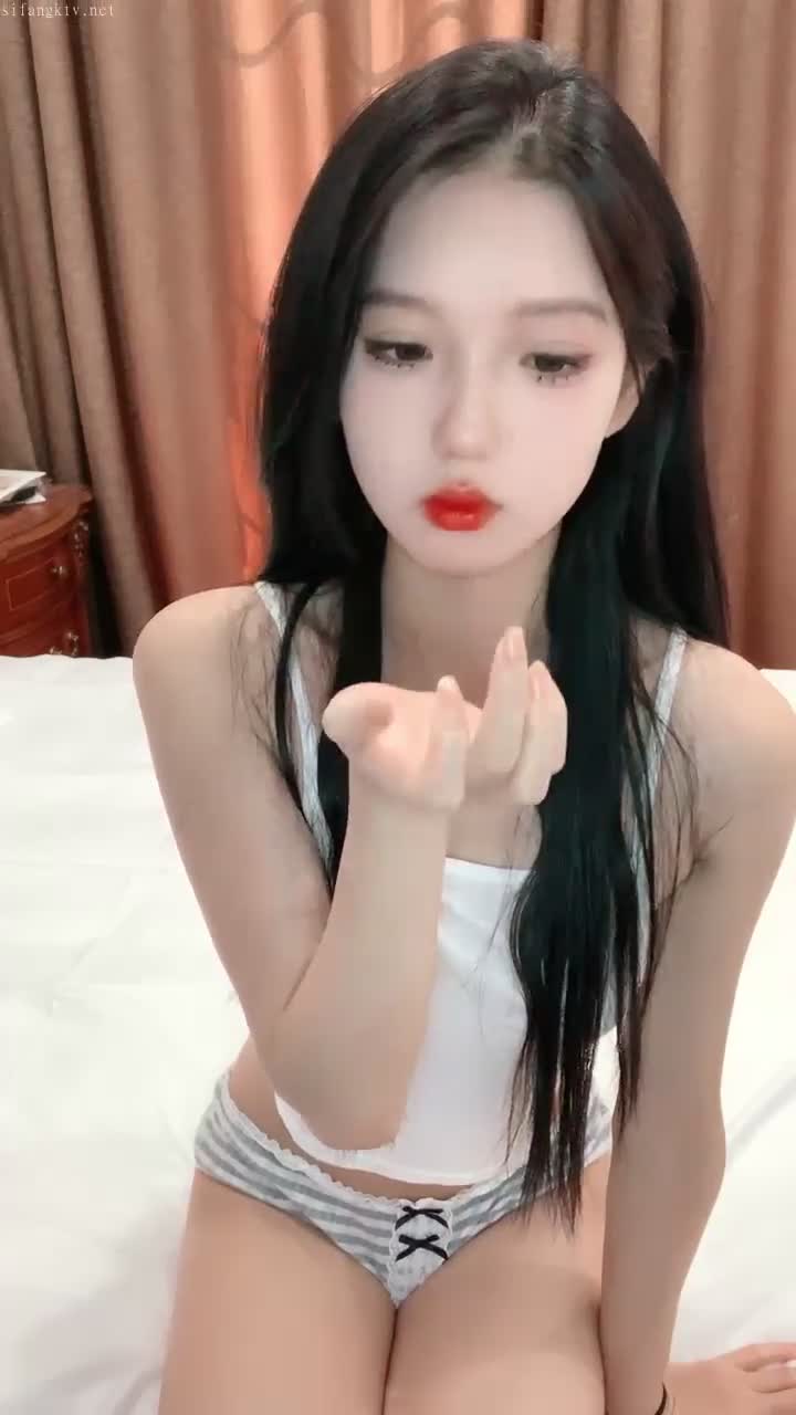 #不纯学妹 迷人校花！反差女神 尺度全开 道具抽插 秒射
