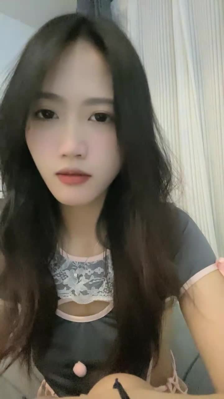 #小困包 清秀女神~极品白虎~丝袜美腿~掰穴柔逼~特写 海角