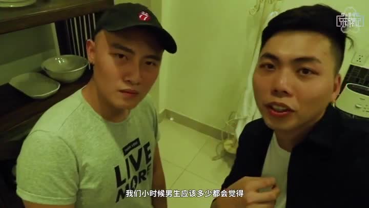 【兄妹焦谈】老剧情片了，闷骚表妹来家里玩不小心看到表哥打飞机，心里很渴望，让哥哥教他口交，后面俩部是幕后花絮#兄妹焦谈 #林予曦 #剧情 #兄妹