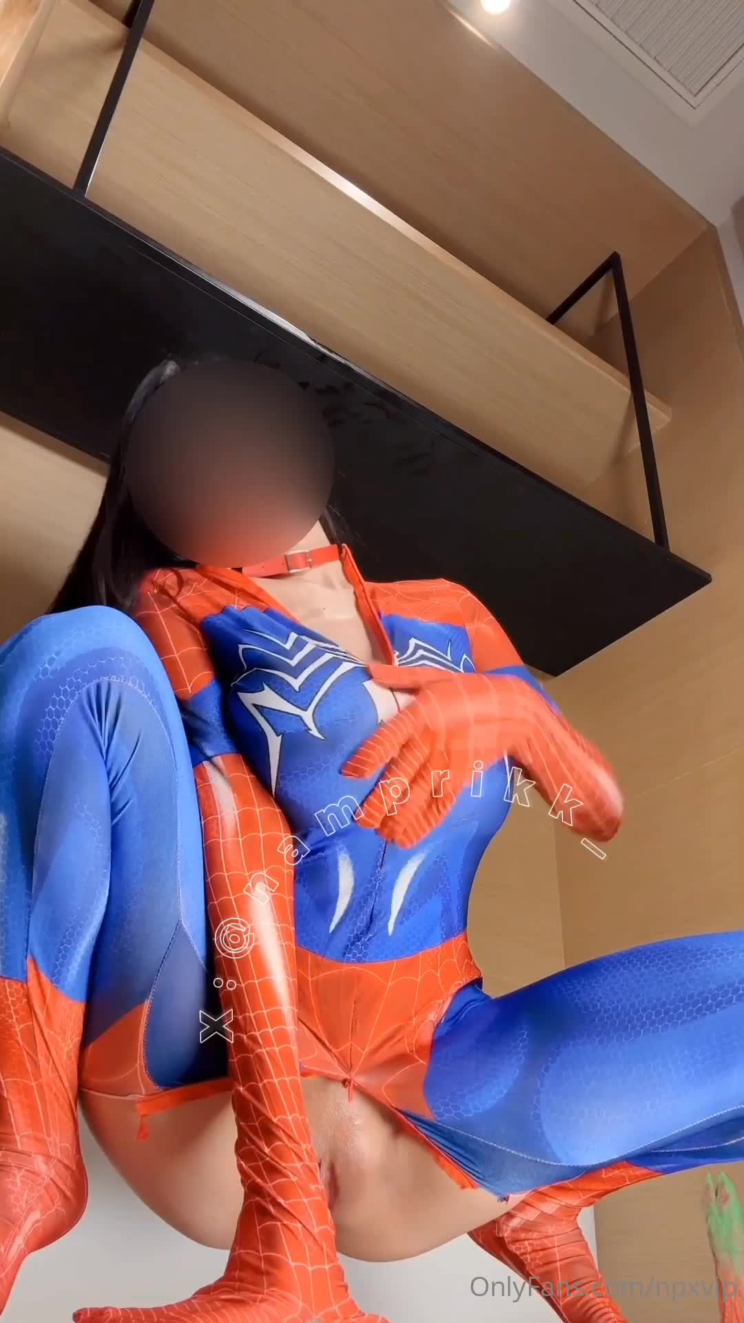 【npxvip】极品漫画身材豪乳of博主，开档蜘蛛侠服用超大的黑屌肉棒自慰#npxvip #巨乳 #蜘蛛侠绿帽人妻