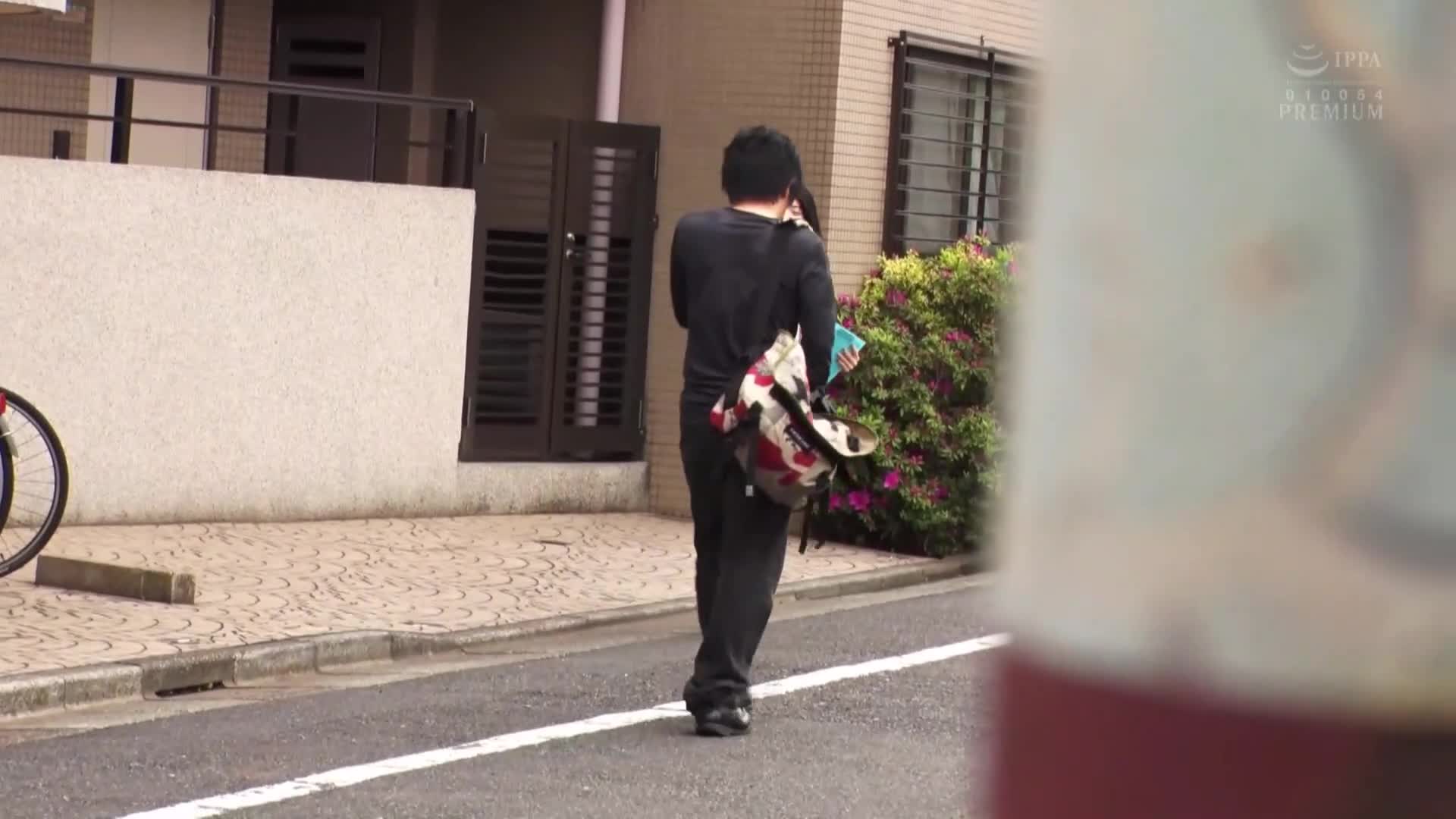 片名： 极品内衣销售员山岸逢花最擅长利用身体卖内衣番号：速游VPN跑满千兆只做最快