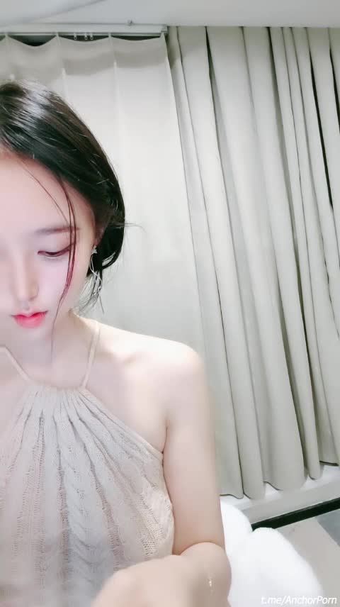 #耳朵困了 高颜值女神！粉嫩美乳点此查看更多