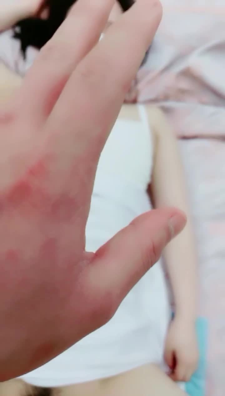 【破处大神】极品艺校舞蹈系高颜值学妹为了五一假期旅游卖初夜，芊细腰肢翘臀S型曲线极具柔韧 操起来还会回弹ㅤ点此查看更多