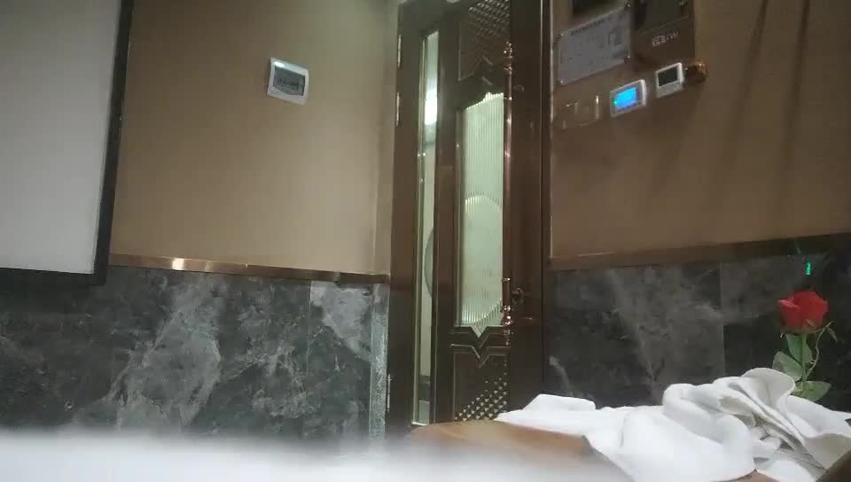 今晚状态不错3000元足浴会所撩了个极品女技师到宾馆干到妹子受不了#探花#技师#按摩#口交#美乳点此查看更多