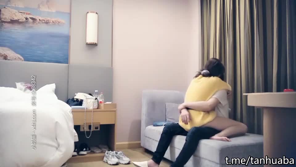 【#七天探花白虎妹】双飞大胸小母狗和超温柔台湾妹，双姝争艳尽享齐人之福，风骚清纯不同风格一夜全享用 七天高端外围#七天极品探花 #探花系列 七天高端速游VPN跑满千兆只做最快